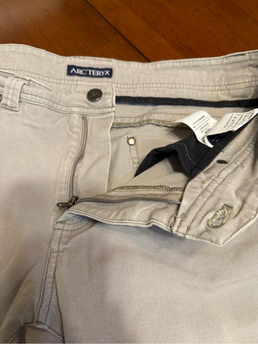 Arcteryx Vintage Stone Cargo Pants Casual Outdoor 34x29 Gray Logo Hiking Work - Picture 6 of 13